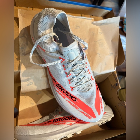 Brooks Catamount Agil Trail Running Shoes - Picture 12 of 12